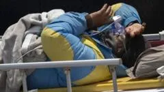 "Pasé de llorar con su hija, a verlo llegar arrastrándose": el emocionante relato del escalador que perdió al guía que sobrevivió solo durante 6 días en el Everest