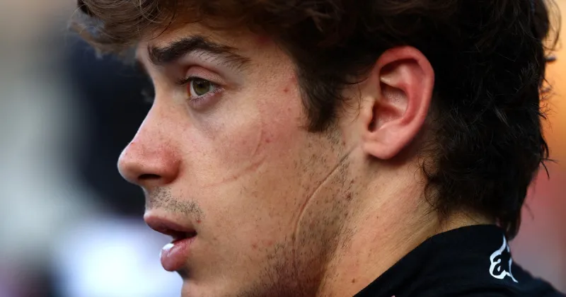 Franco Colapinto tuvo su primer día en el GP de Mónaco y le pegó feo a un guardarrail: "Fue un poco más que un besito; le di un abrazo"