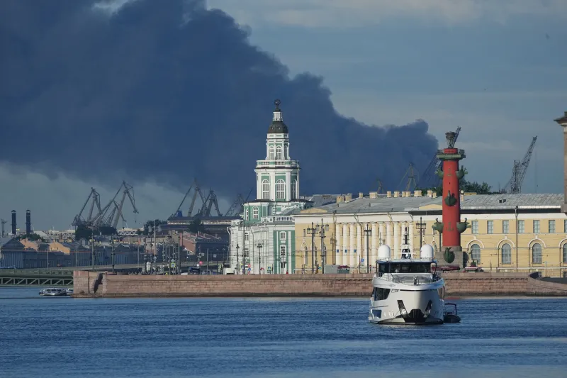 Ordenan a habitantes de San Petersburgo no salir de sus casas tras ataque masivo de drones