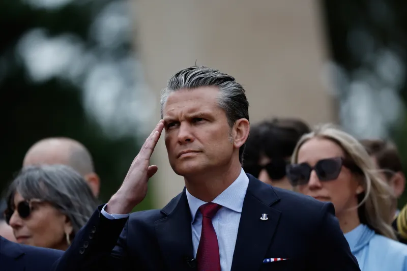 Hegseth lanza un alegato contra la inmigración en el 82º aniversario del Desembarco de Normandía: "¿Cuándo harán algo las capitales europeas contra esta invasión?"