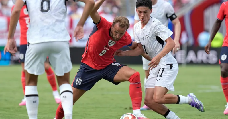 Inglaterra tuvo muy pocas ideas ante la pobre Nueva Zelanda de Tim Payne: lo salvó un cabezazo magistral de Harry Kane