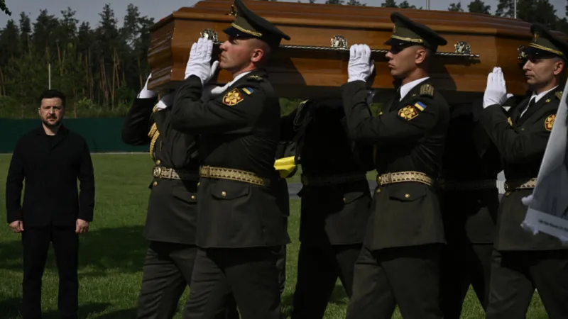 Zelenski desata una tormenta diplomática al homenajear a combatientes de la 2ª GM vinculados a matanzas de polacos y judíos
