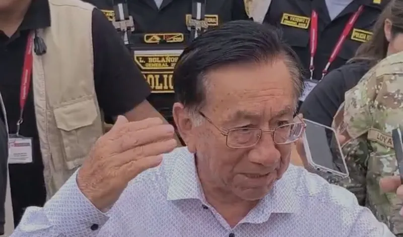 Presidente Balcázar acude a votar y envía mensaje a los contendores: "Que quien pierda respete los resultados"