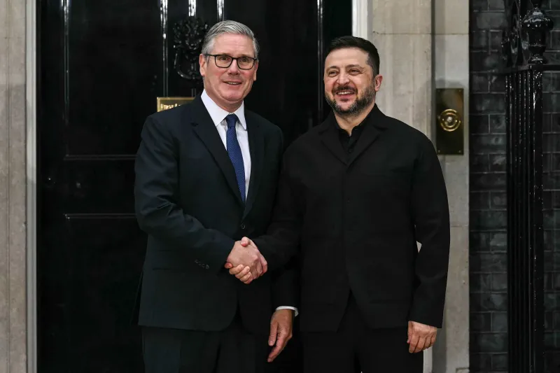 Starmer, Macron y Merz arropan a Zelenski en medio de un cauto optimismo sobre la marcha de la guerra de Ucrania