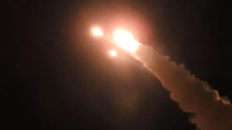 Irán lanza nuevos misiles e Israel responde con bombardeos
