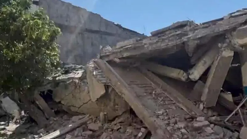 Al menos 35 personas fallecidas por terremoto de 7,8 en Filipinas