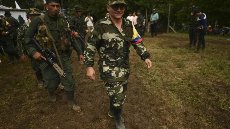 Disidencia de Iván Mordisco, el guerrillero más buscado de Colombia, anuncia tregua antes del balotaje presidencial