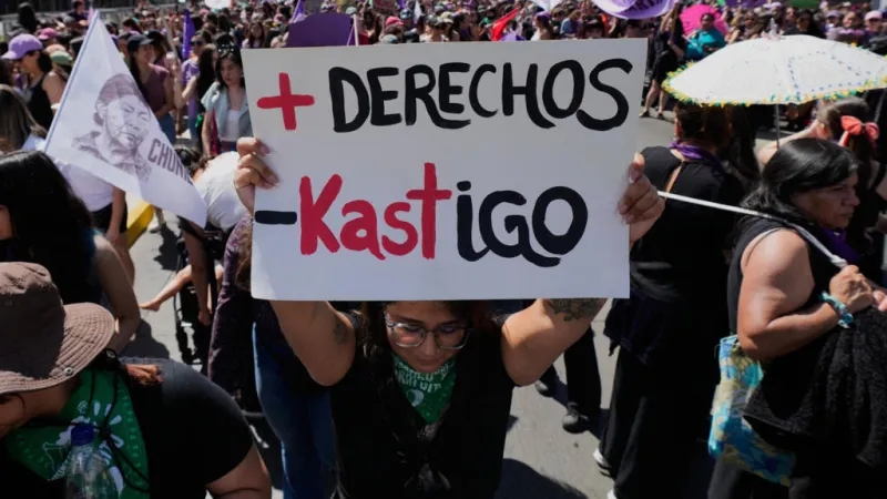 "Seguiremos marchando": el pulso entre los estudiantes y Kast en Chile