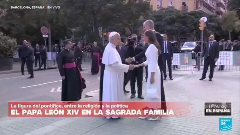 León XIV llega a Barcelona para oficializar ceremonia antes de inaguración de Torre de Jesucristo
