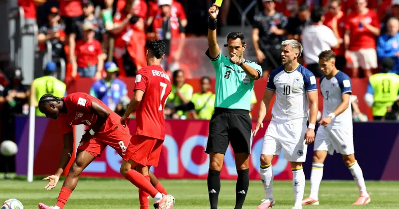 El argentino Facundo Tello hizo historia en su debut en el Mundial 2026: fue el primer árbitro en aplicar una nueva regla