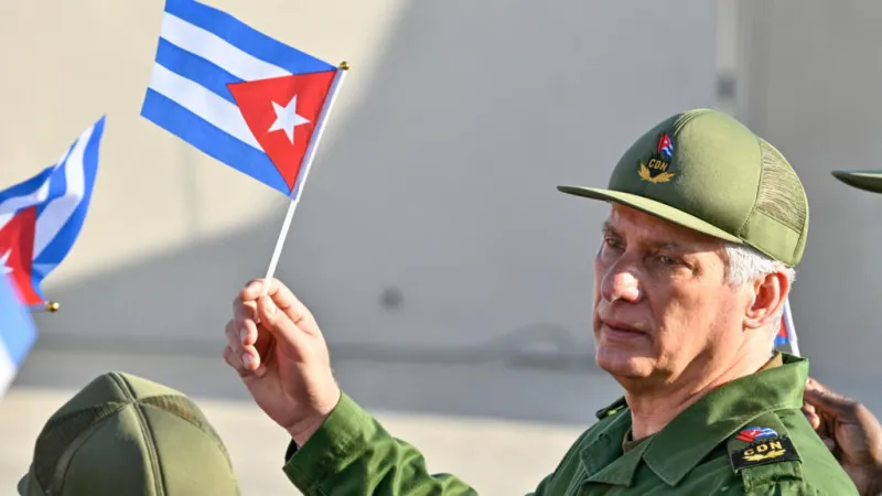 Cuba anuncia cambios para abrir su economía: "El país no puede seguir igual"