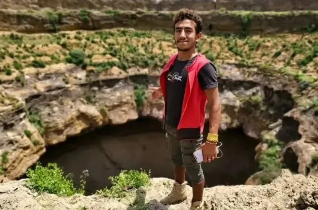 Muere el 'Spiderman del Yemen' al caer en un cráter volcánico durante arriesgada escalada