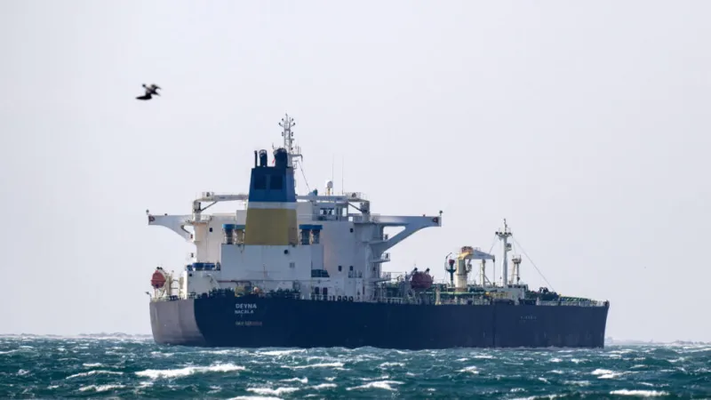 Reino Unido intercepta en el canal de la Mancha un petrolero de la "flota fantasma" rusa