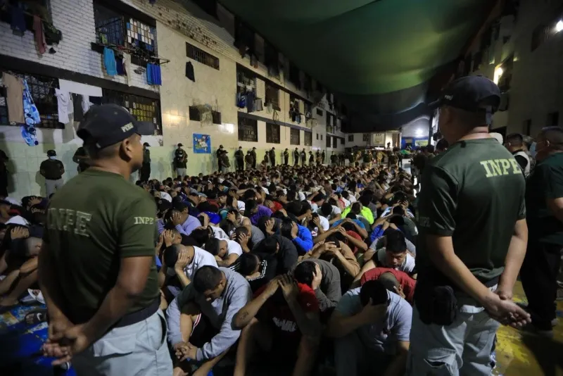 De las 69 cárceles en el país, 52 están sobrepobladas