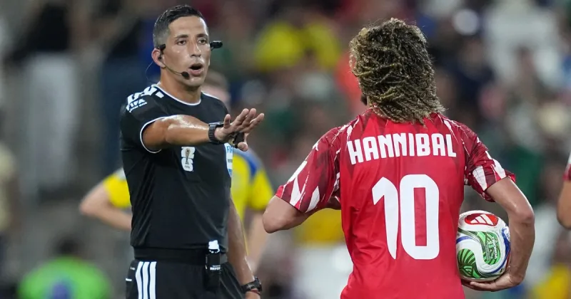 Mundial 2026: sólido debut de Yael Falcón Pérez en Suecia vs Túnez, con una única corrección del VAR sobre el final