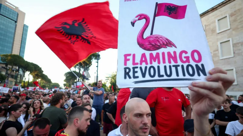 ¿Qué busca la familia Trump en Albania? El detonante de la "revolución de los flamencos"