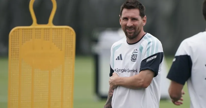 El Ojo de Troglio: "Tenerlo a Messi es como cuando lo teníamos a Maradona, te emociona, te motiva y te empuja"