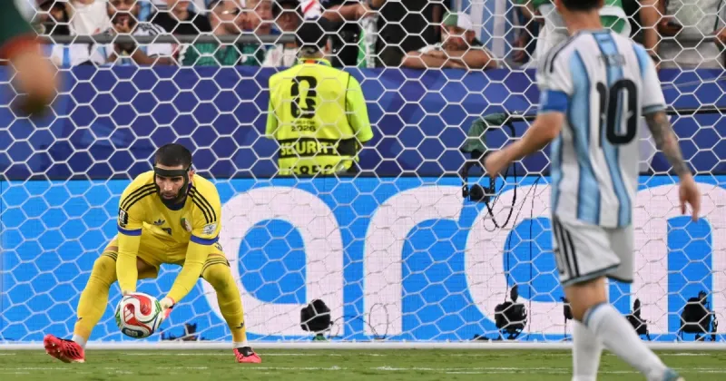 Por qué usa máscara el hijo de Zinedine Zidane, el arquero de Argelia que enfrenta a Argentina