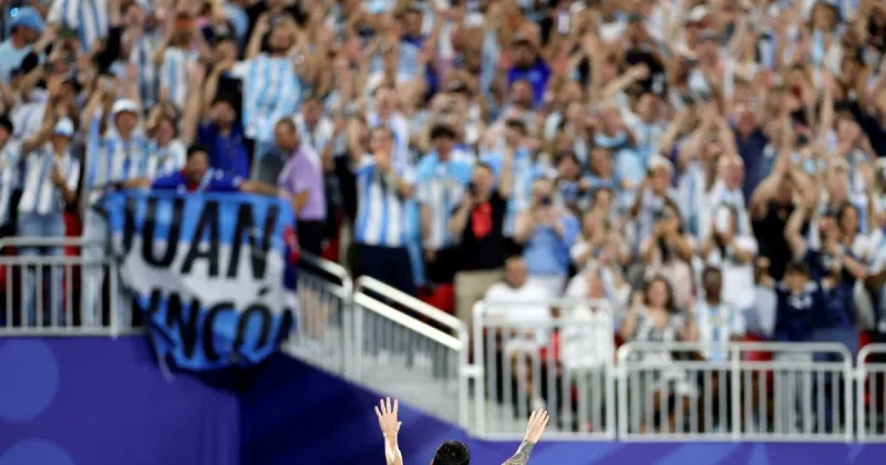 Ovación histórica para un Messi mágico: la noche en la que un estadio entero se rindió a sus pies