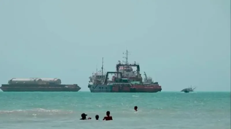Barcos inmóviles en el estrecho de Ormuz: así están los navíos con el bloqueo iraní y estadounidense