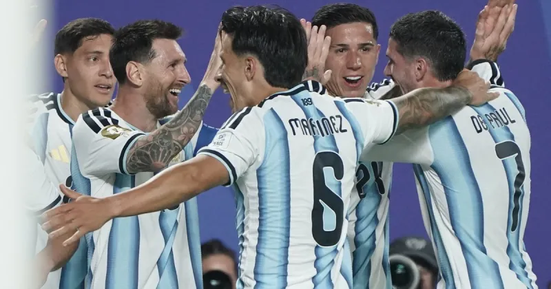 El Ojo de Troglio: "El mediocampo de la Selección es una maquinita, y Messi es la frutilla del postre"