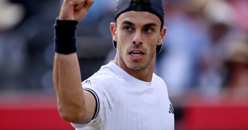 ATP 500 de Queen's: Cerúndolo avanzó a cuartos de final y le dedicó la victoria a Messi