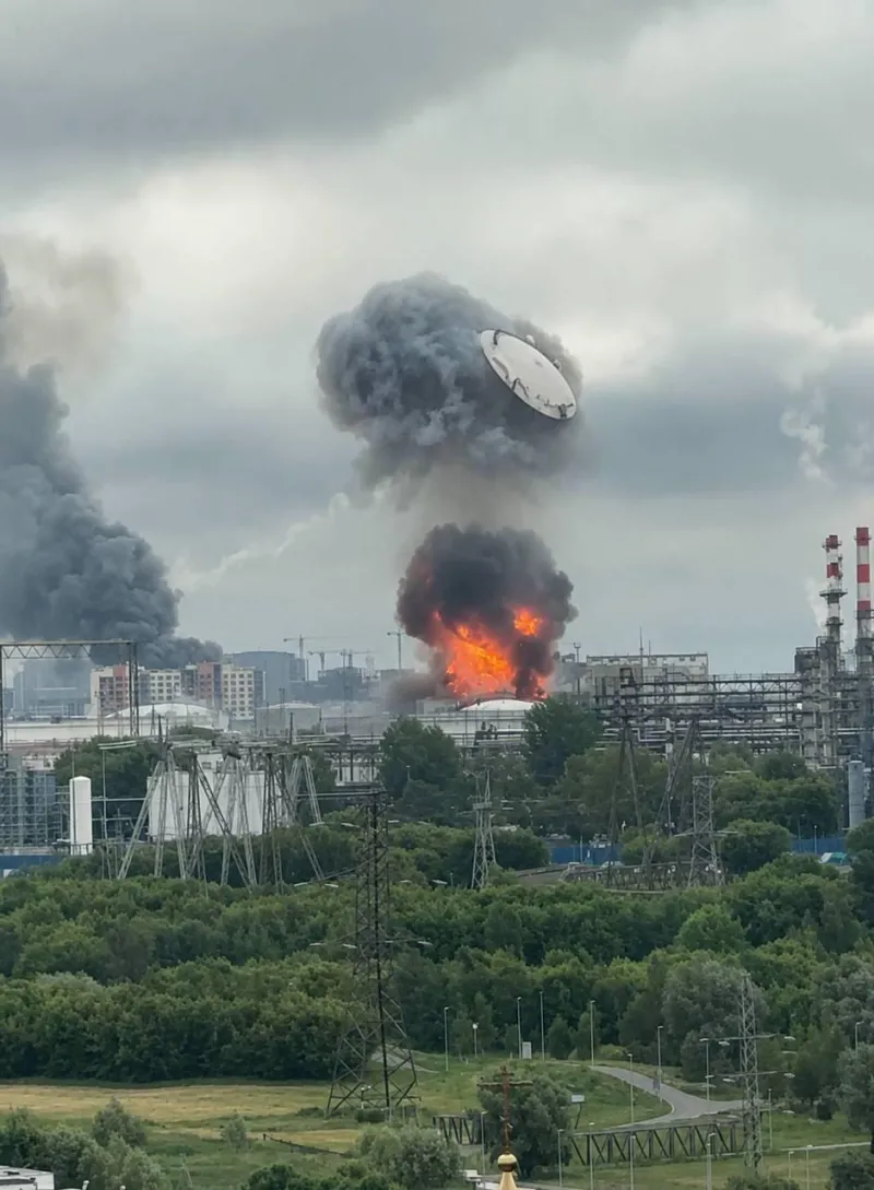 Kiev vuelve a lanzar sus drones contra Moscú: "Tengo que ir al sur de la ciudad pero tengo miedo, ahí tiemblan las ventanas cada noche y nadie nos informa"