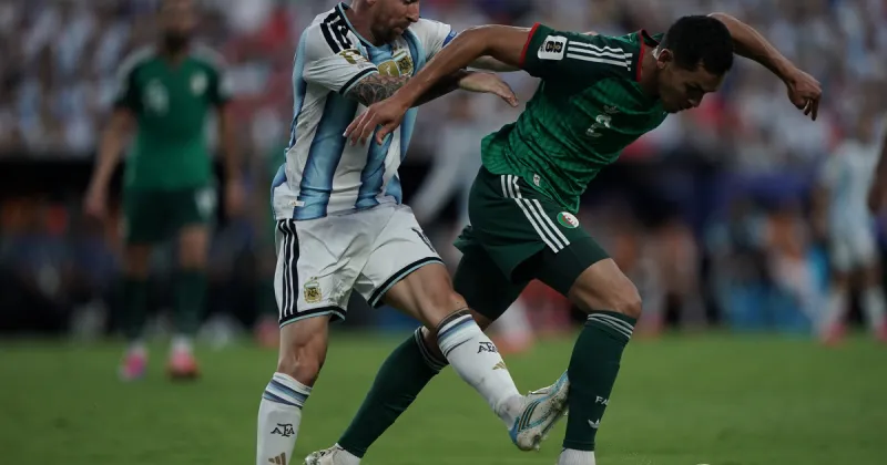 La Federación de Argelia elevó una queja formal a FIFA por "la no expulsión de Messi"