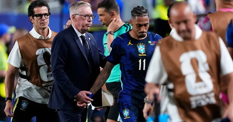 Raphinha podría perderse lo que resta del Mundial y enciende las alarmas en Brasil: qué dice el primer parte oficial sobre su lesión