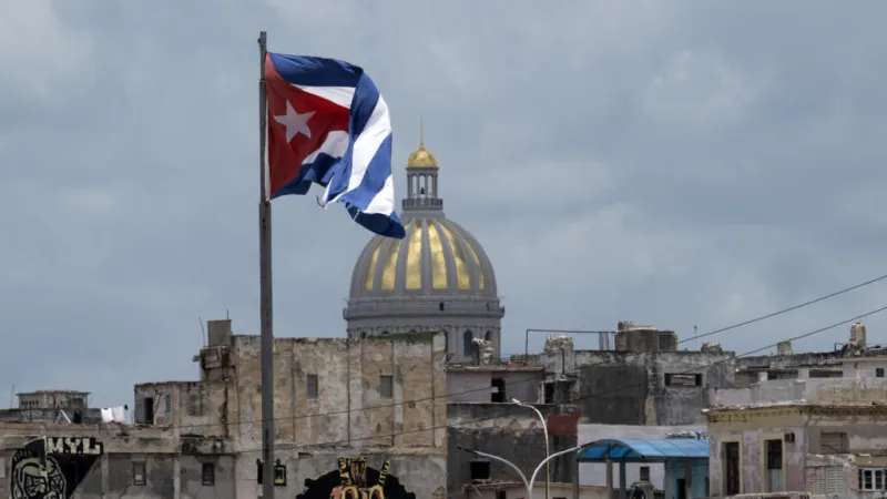 "Como en China": los cubanos celebran con moderación las reformas, pero la diáspora espera más