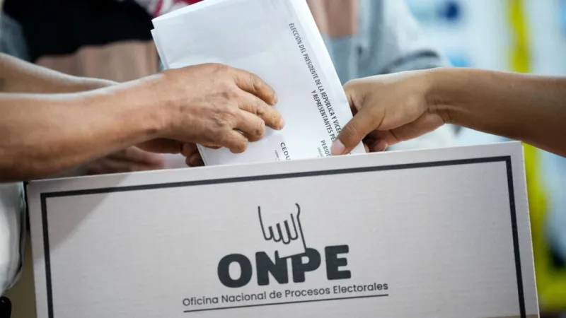 Balotaje en Perú: Sánchez insiste en que se anule la votación en el exterior, que da la ventaja a Fujimori