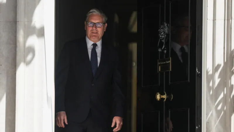 Keir Starmer, ¿con un pie afuera de Downing Street?: crecen rumores de una pronta renuncia