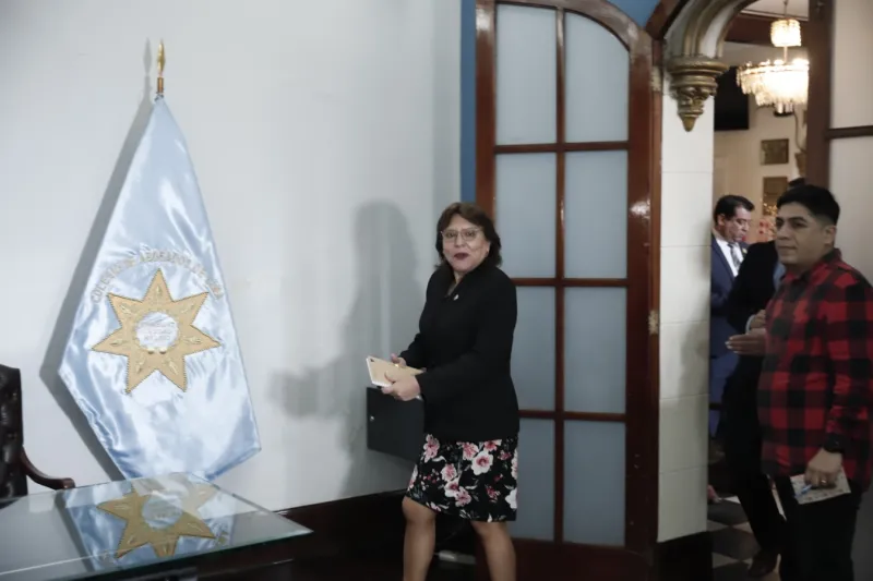La suspendida fiscal Delia Espinoza logra dos victorias en el PJ contra el Congreso