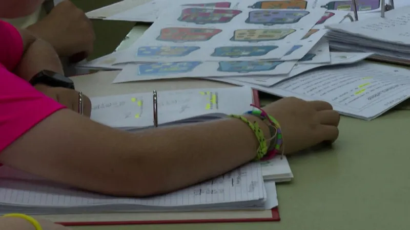España: en plena ola de calor, las escuelas afrontan dificultades para climatizar sus aulas