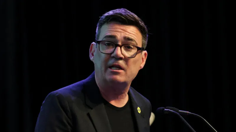 ¿Quién es Andy Burnham y cómo podría suceder a Starmer como primer ministro británico?
