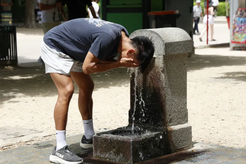 Hallan dos niños muertos dentro de un coche en plena ola de calor en Francia