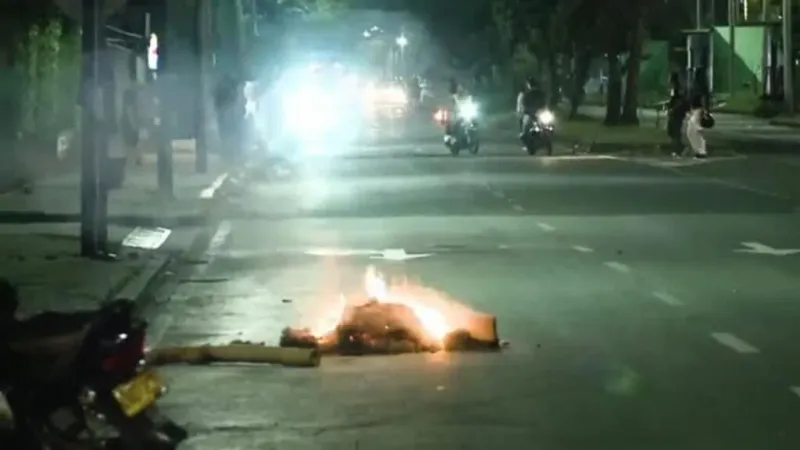 Protestas en Colombia tras el preconteo electoral que da la victoria a Abelardo de la Espriella