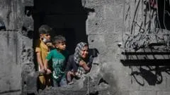 Una comisión de investigación de la ONU dice que Israel está cometiendo genocidio en Gaza al atacar deliberadamente a niños