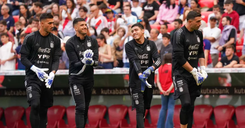 Boca busca reforzar un puesto clave: Arruabarrena quiere a uno de los arqueros de la Selección Argentina en el Mundial