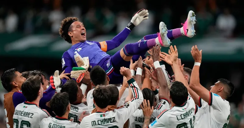 Guillermo Ochoa entró en el triunfo de México, disputó su sexto Mundial y es récord como Messi y Cristiano Ronaldo