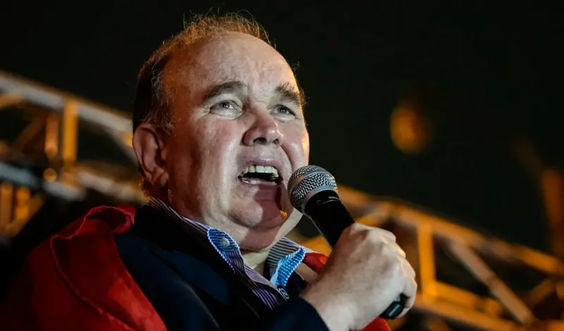 Roberto Burneo sobre López Aliaga: "Cada persona decidirá si juramenta o no ante el Congreso"