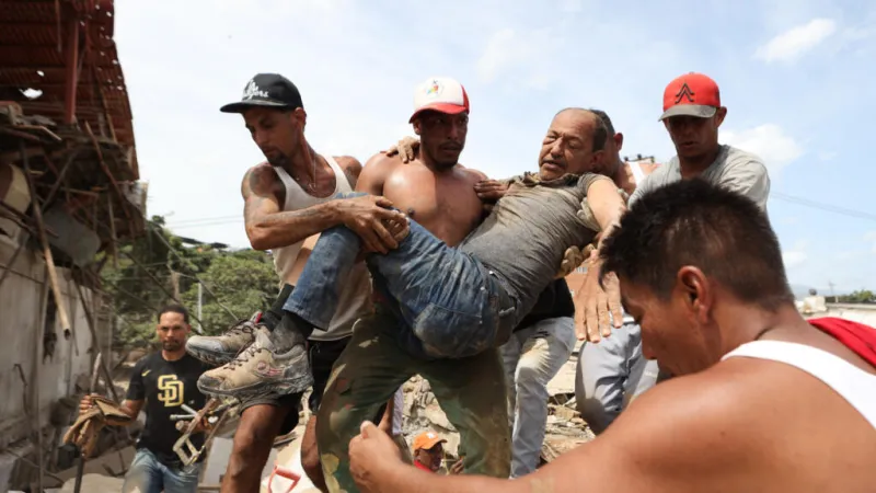 Terremotos en Venezuela: rescates con las manos mientras la ayuda estatal se hace esperar