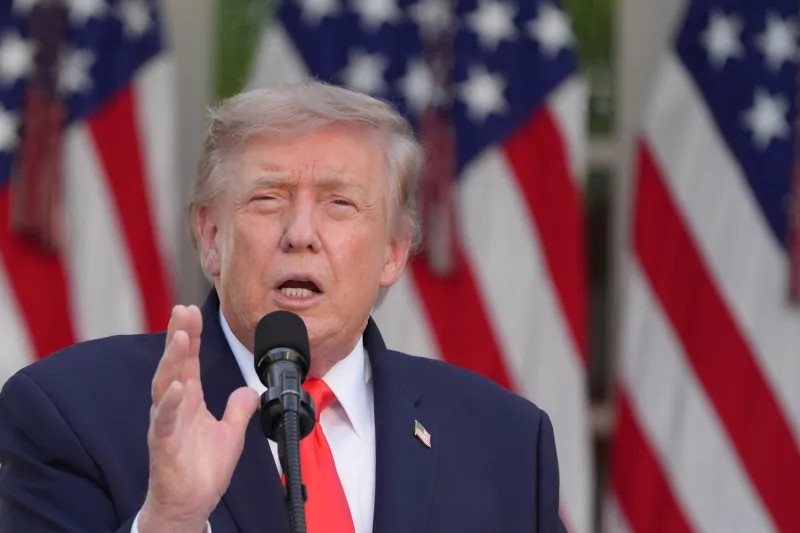 Donald Trump acusa a Irán de atacar un navío de carga en el Estrecho de Ormuz