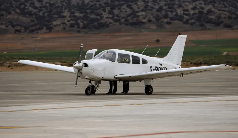 Mueren 11 personas al estrellarse un avión civil con un grupo de paracaidistas en el noreste de Francia
