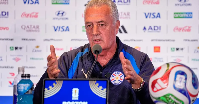 Alfaro no se contuvo y le respondió a Chilavert: "En vez de ser un francotirador, me hubiera gustado que viniera a ayudar"