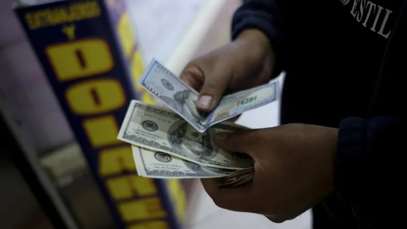 Bolivia abandona desde este lunes el tipo de cambio fijo después de 15 años