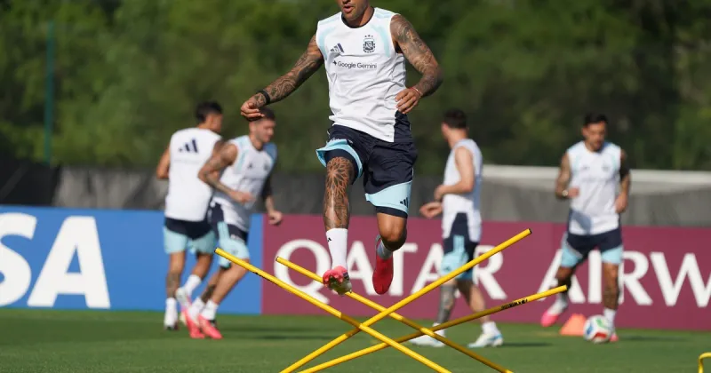 La Selección se entrenó por primera vez rumbo a Cabo Verde: Cuti Romero con el grupo y las dos dudas en el once inicial