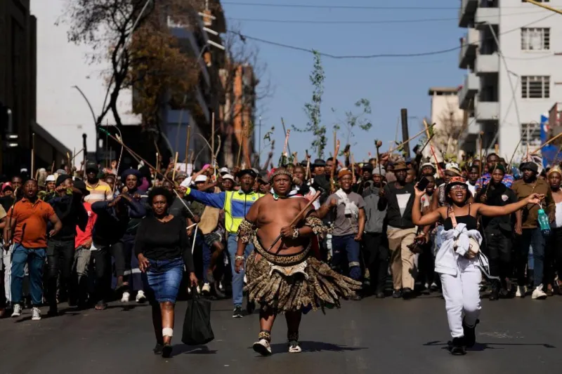 Miles de manifestantes protestan en Sudáfrica contra la inmigración ilegal en plena ola de xenofobia