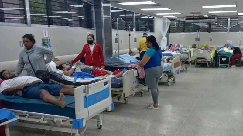 El sistema sanitario venezolano en colapso: falta de insumos, desborde de heridos y temor a enfermedades