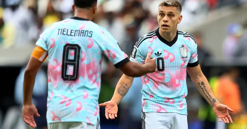 Tielemans y Trossard pasaron del odio al amor en un paso: primero discutieron y luego se conectaron para el empate agónico de Bélgica